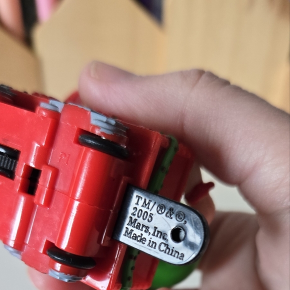 M&M Train Christmas Set 2005 5pc Collectible Plastic Gift Holiday Red Green Mars - Picture 9 of 15